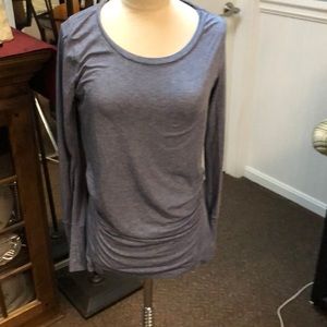 Gap workout maternity shirt